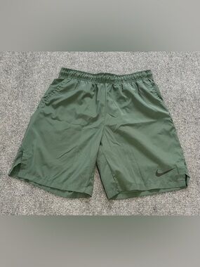 Nike Dri-FIT Shorts Mens Medium Green Athletic Training Running Gym